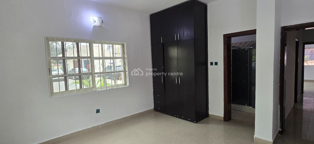 Well Maintained 2 Bedroom Flat + Staff Room, Old Ikoyi, Ikoyi, Lagos, Flat / Apartment for Rent