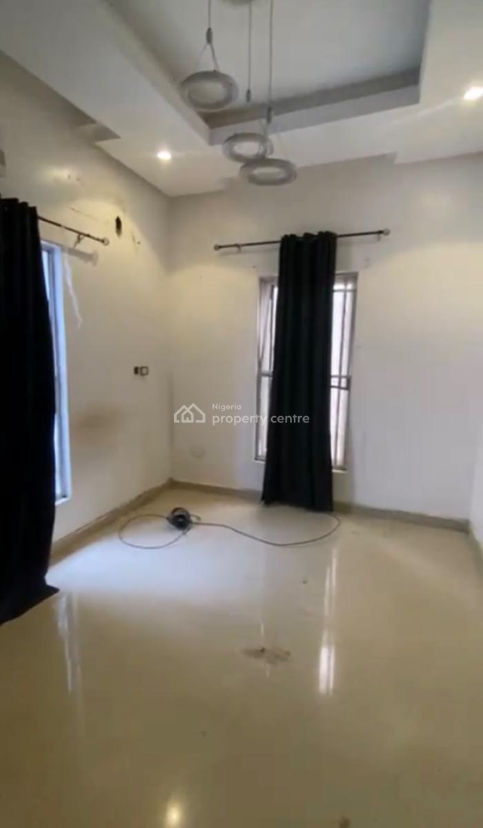 House, 30 Ben Edewor Street, Osapa, Lekki, Lagos, Self Contain (single Rooms) for Rent