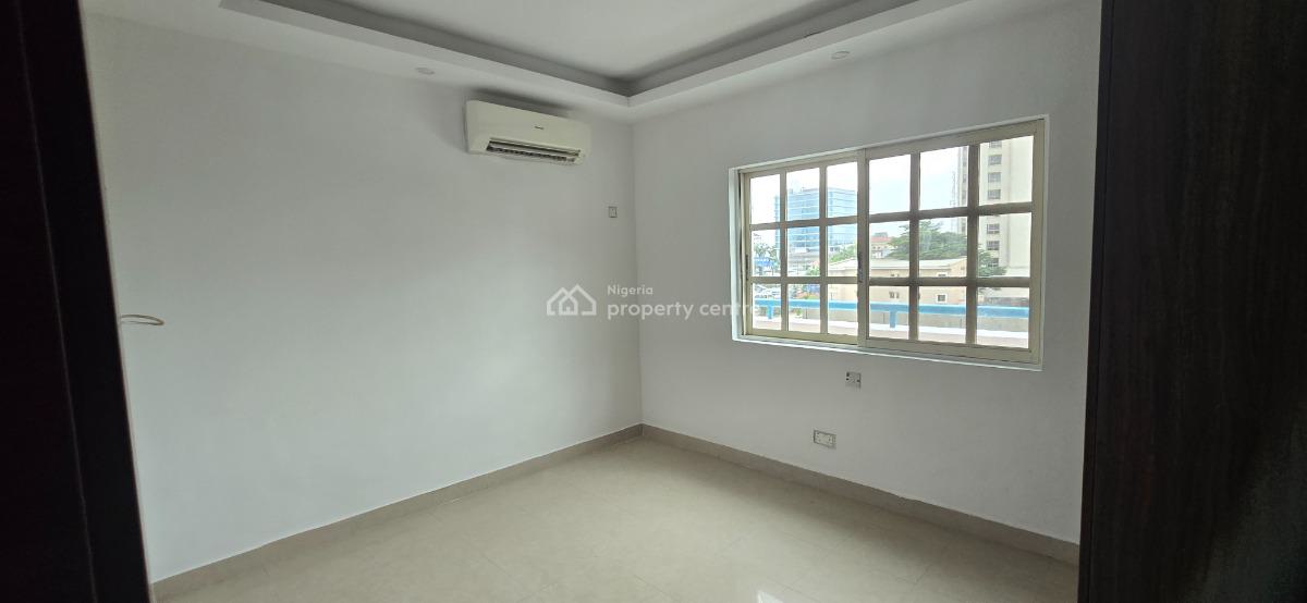 Well Maintained 4 Bedroom Pent Flat + Staff Room, Old Ikoyi, Ikoyi, Lagos, Flat / Apartment for Rent