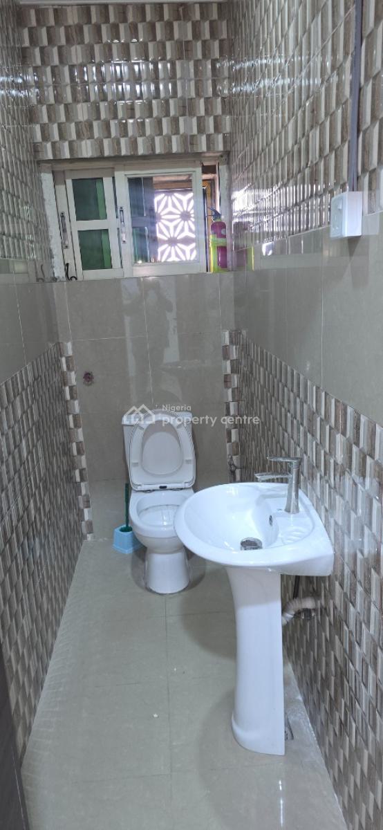 Well Maintained 4 Bedroom Pent Flat + Staff Room, Old Ikoyi, Ikoyi, Lagos, Flat / Apartment for Rent