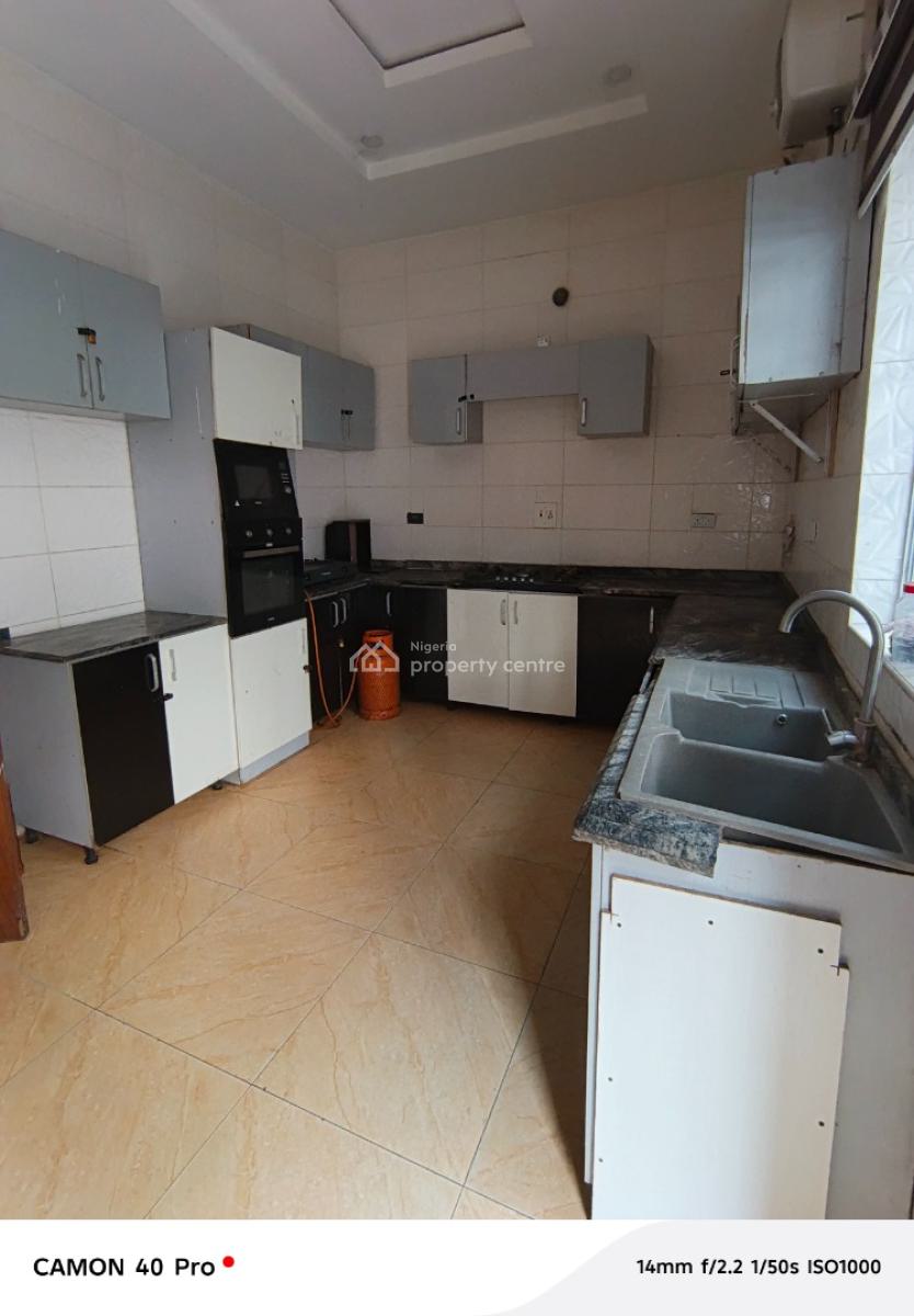 a Room Upstairs Shared Apartment in Chevron, Chevy View Estate, Lekki, Lagos, Self Contain (single Rooms) for Rent