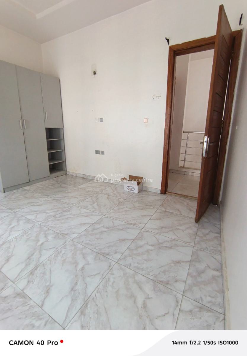 a Room Upstairs Shared Apartment in Chevron, Chevy View Estate, Lekki, Lagos, Self Contain (single Rooms) for Rent