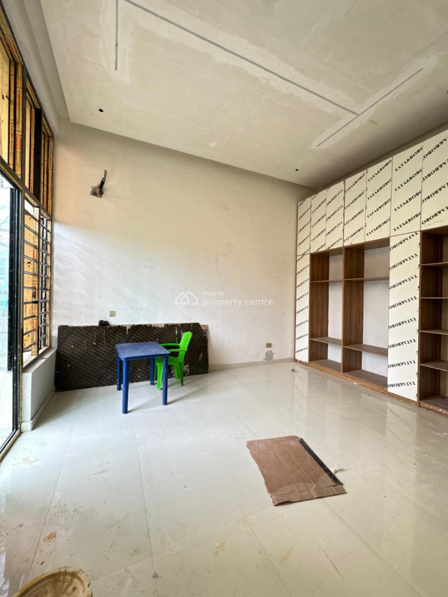 Exquisite 3 Bedroom Apartment with Pool and Gym in a Secured Location, Lekki Phase 1, Lekki, Lagos, Flat / Apartment for Sale