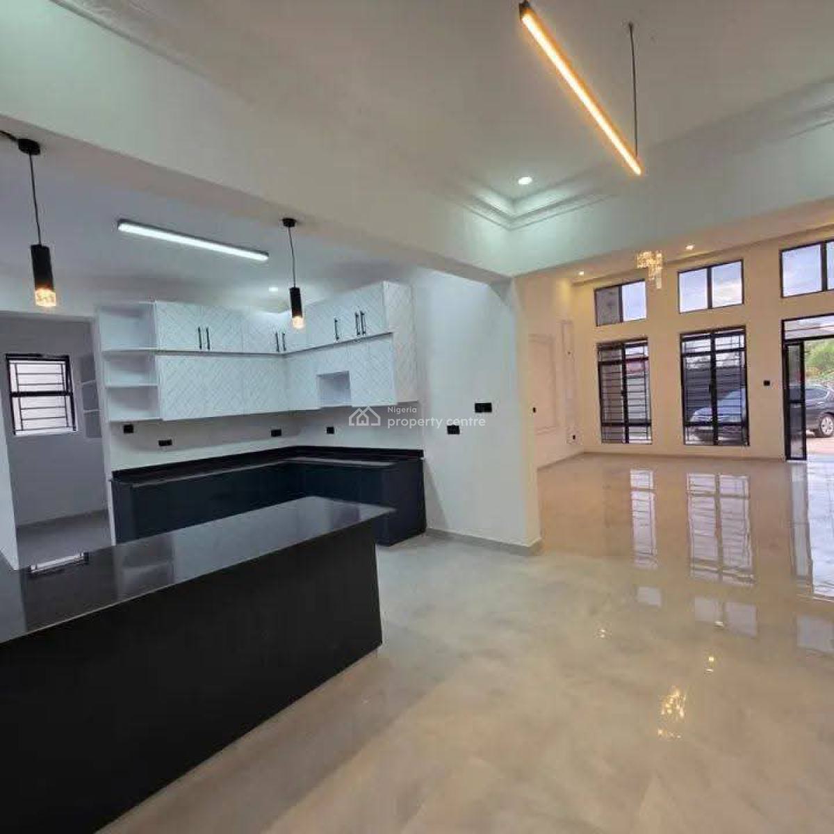 2 Bedroom Flat, Yaba, Lagos, House for Sale