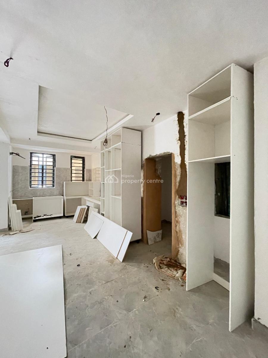 Newly Built and Luxurious 3 Bedroom Apartment in an Estate, Lekki Phase 1, Lekki, Lagos, Flat / Apartment for Sale