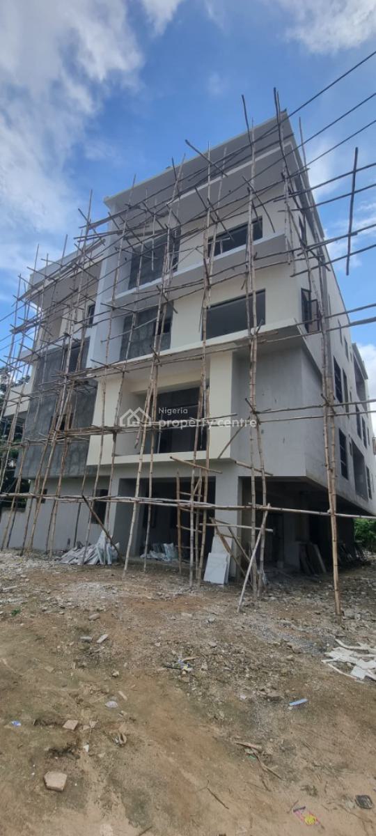 Lovely Built 4 Bedroom Flat with Bq, Obanikoro, Shomolu, Lagos, Block of Flats for Sale