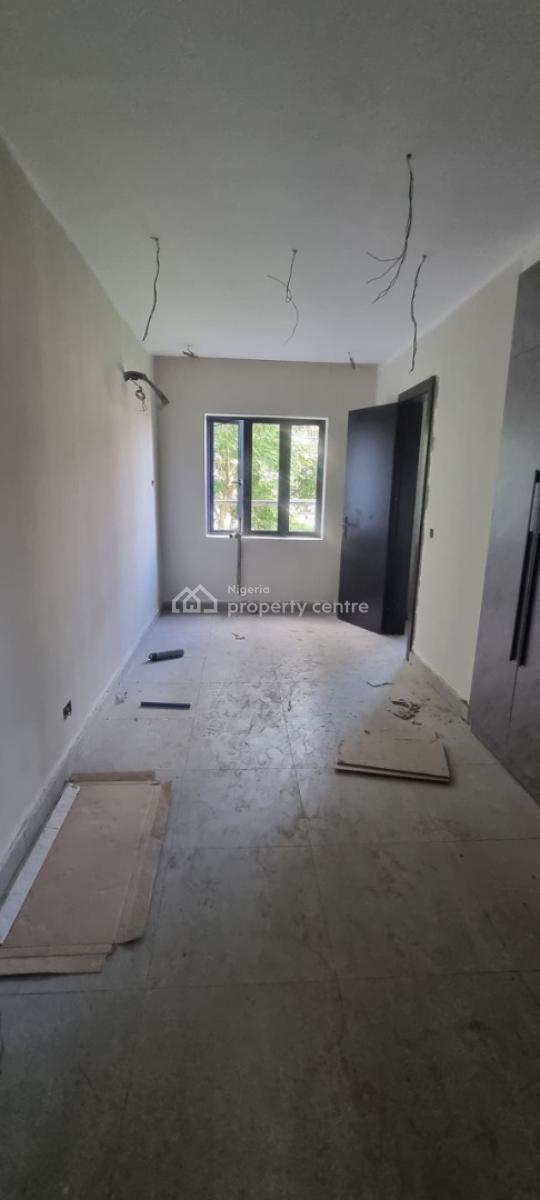 Lovely Built 4 Bedroom Flat with Bq, Obanikoro, Shomolu, Lagos, Block of Flats for Sale