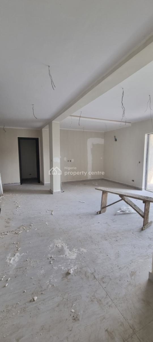 Lovely Built 4 Bedroom Flat with Bq, Obanikoro, Shomolu, Lagos, Block of Flats for Sale