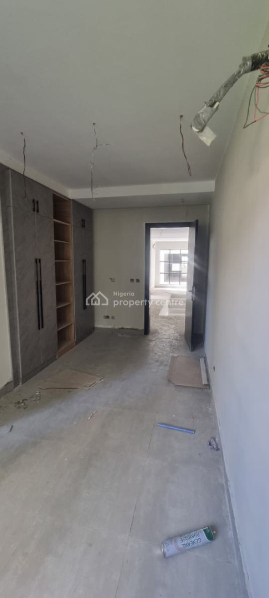 Lovely Built 4 Bedroom Flat with Bq, Obanikoro, Shomolu, Lagos, Block of Flats for Sale