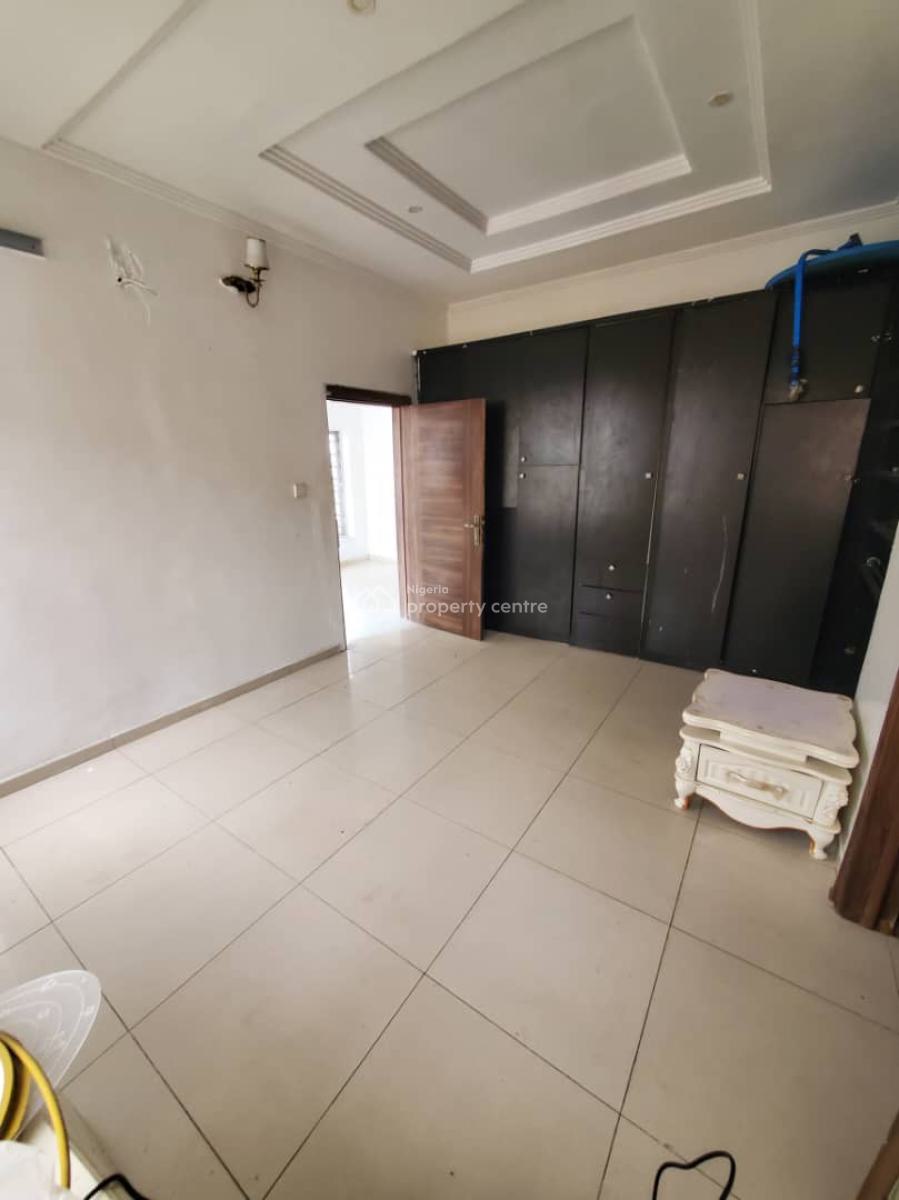 Converted Miniflat (upstairs), Orchid Road Lekki Lagos, Lekki, Lagos, Mini Flat (room and Parlour) for Rent