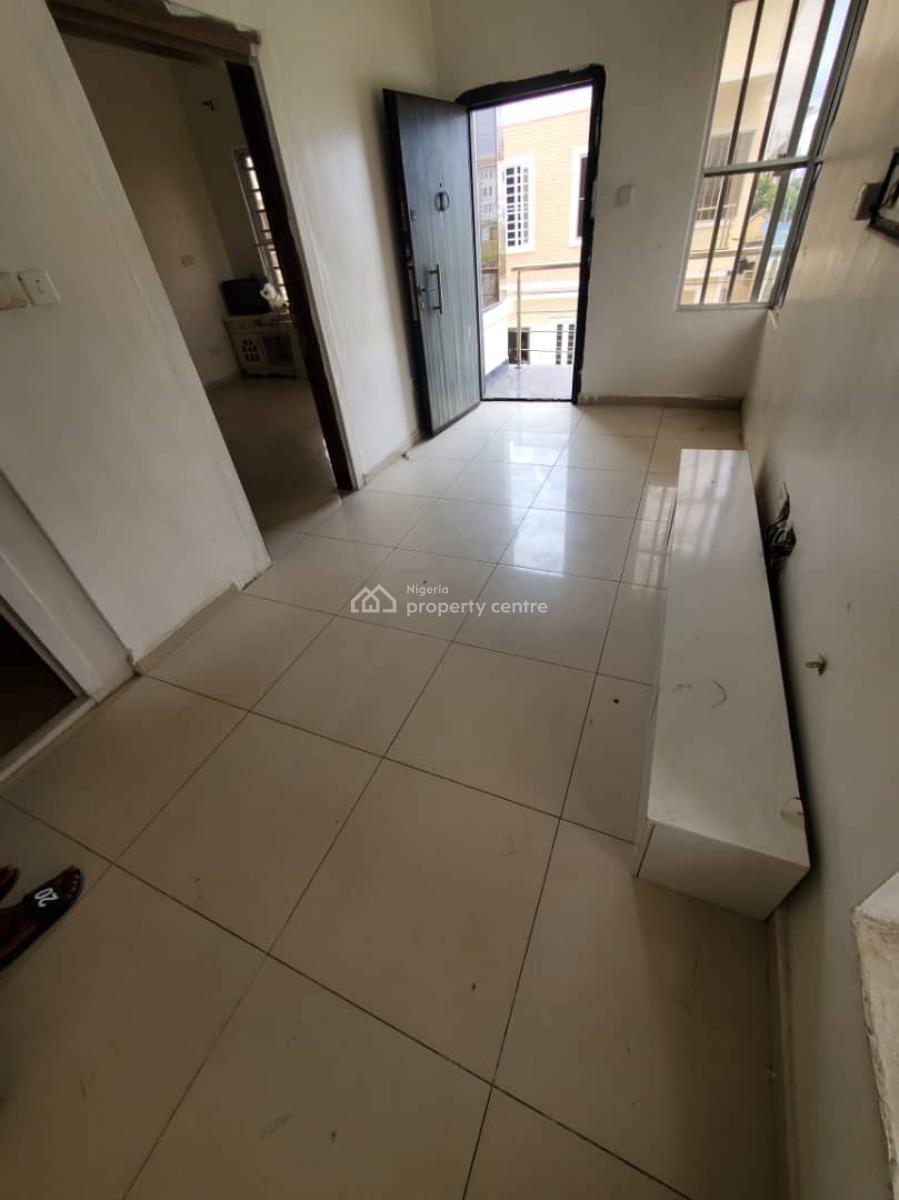 Converted Miniflat (upstairs), Orchid Road Lekki Lagos, Lekki, Lagos, Mini Flat (room and Parlour) for Rent