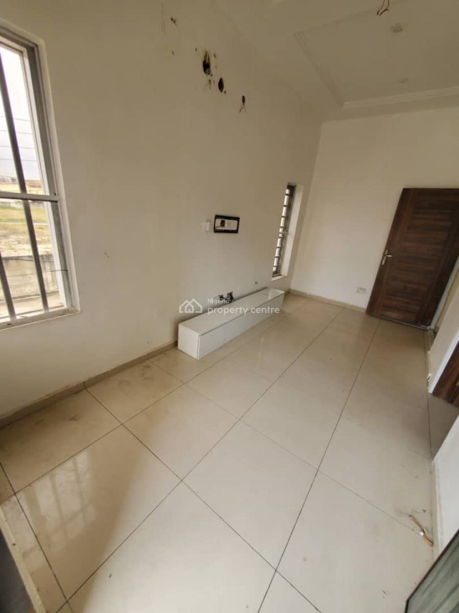 Converted Miniflat (upstairs), Orchid Road Lekki Lagos, Lekki, Lagos, Mini Flat (room and Parlour) for Rent