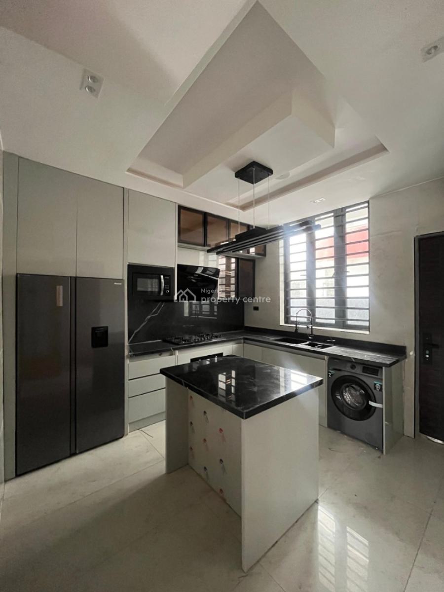 5 Bedrooms Detached House with Bq, Lekki Phase 1, Lekki, Lagos, Detached Duplex for Sale
