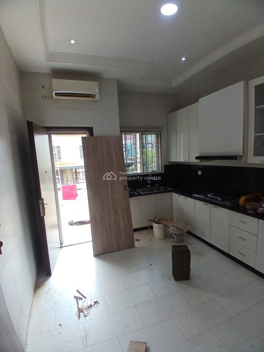 Well Built 4 Bedroom Terrace Duplex with a Room Bq, Guzape Abuja Diplomatic Zone, Guzape District, Abuja, Terraced Duplex for Sale