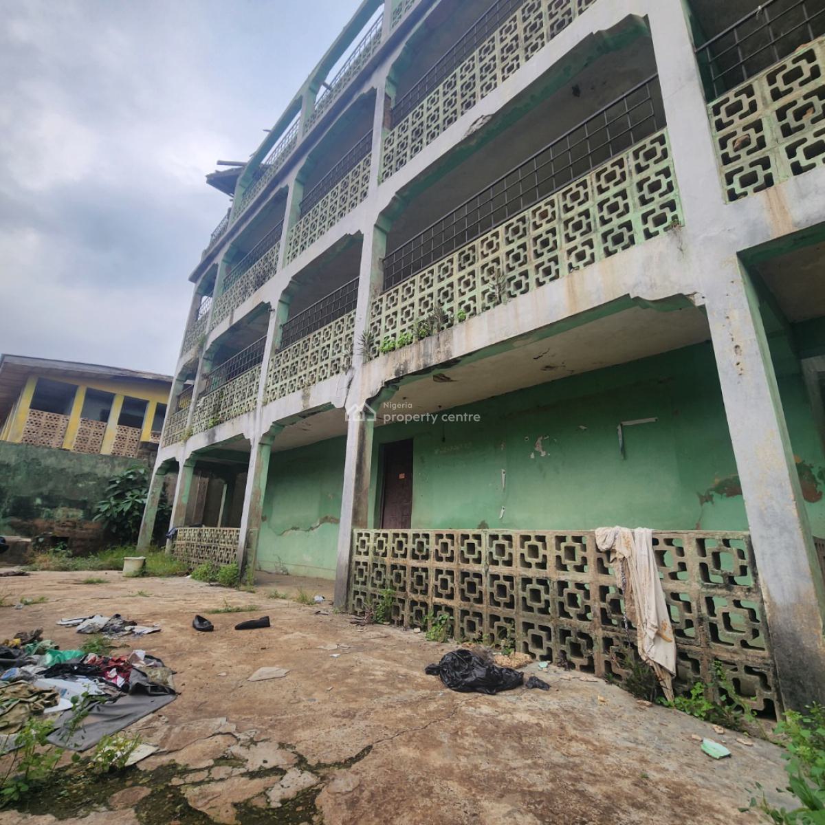 Old Build with 32 Rooms, Agbowo, Ibadan, Oyo, Hostel for Sale