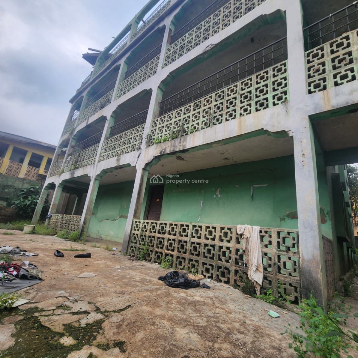 Old Build with 32 Rooms, Agbowo, Ibadan, Oyo, Hostel for Sale