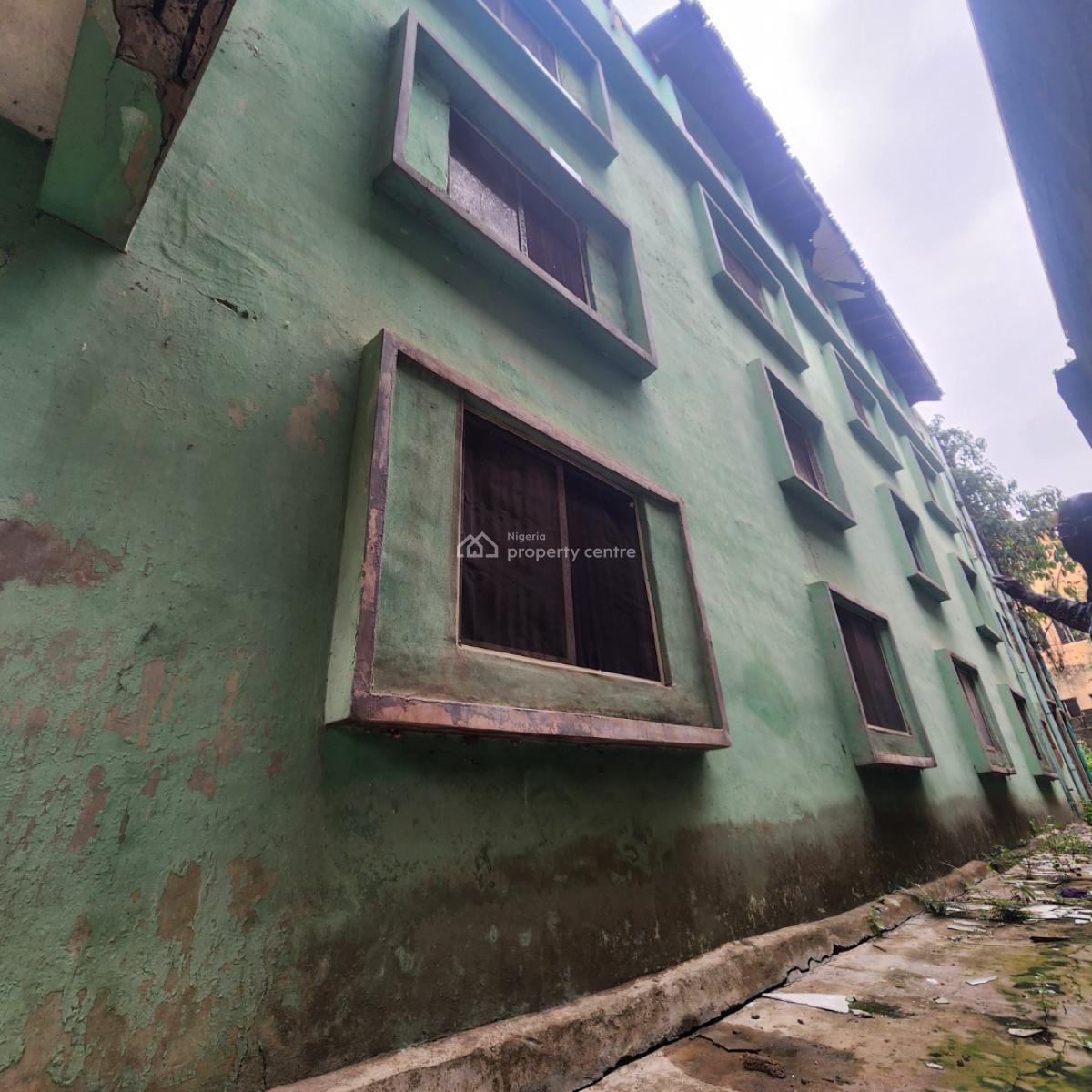 Old Build with 32 Rooms, Agbowo, Ibadan, Oyo, Hostel for Sale