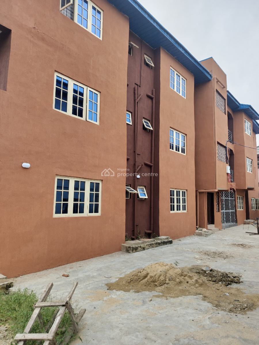 Luxury 3-bedroom Flat in a Gated Estate Close to Major Road, Coker Estate, Ikorodu, Lagos, Flat / Apartment for Rent