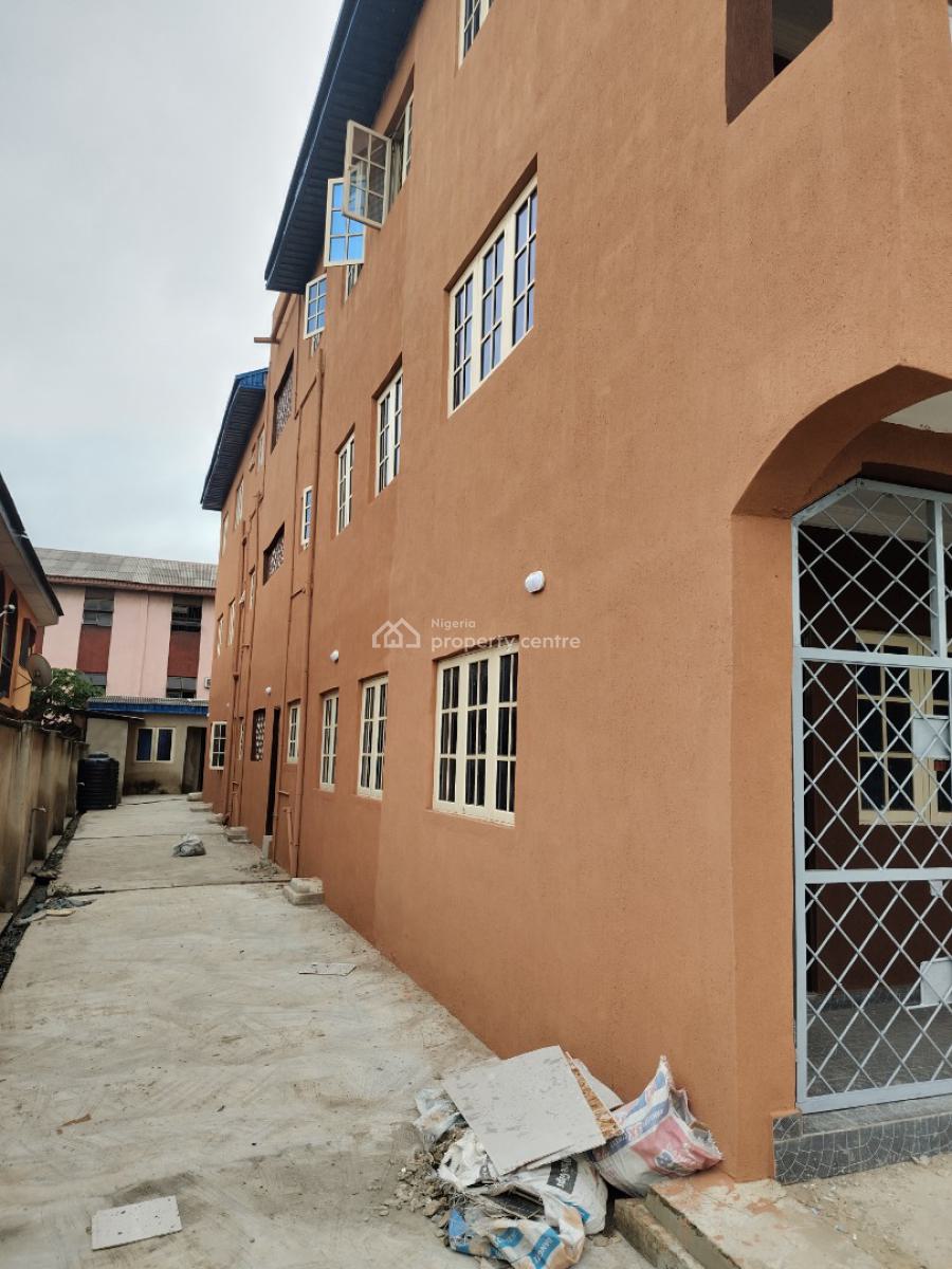 Luxury 3-bedroom Flat in a Gated Estate Close to Major Road, Coker Estate, Ikorodu, Lagos, Flat / Apartment for Rent