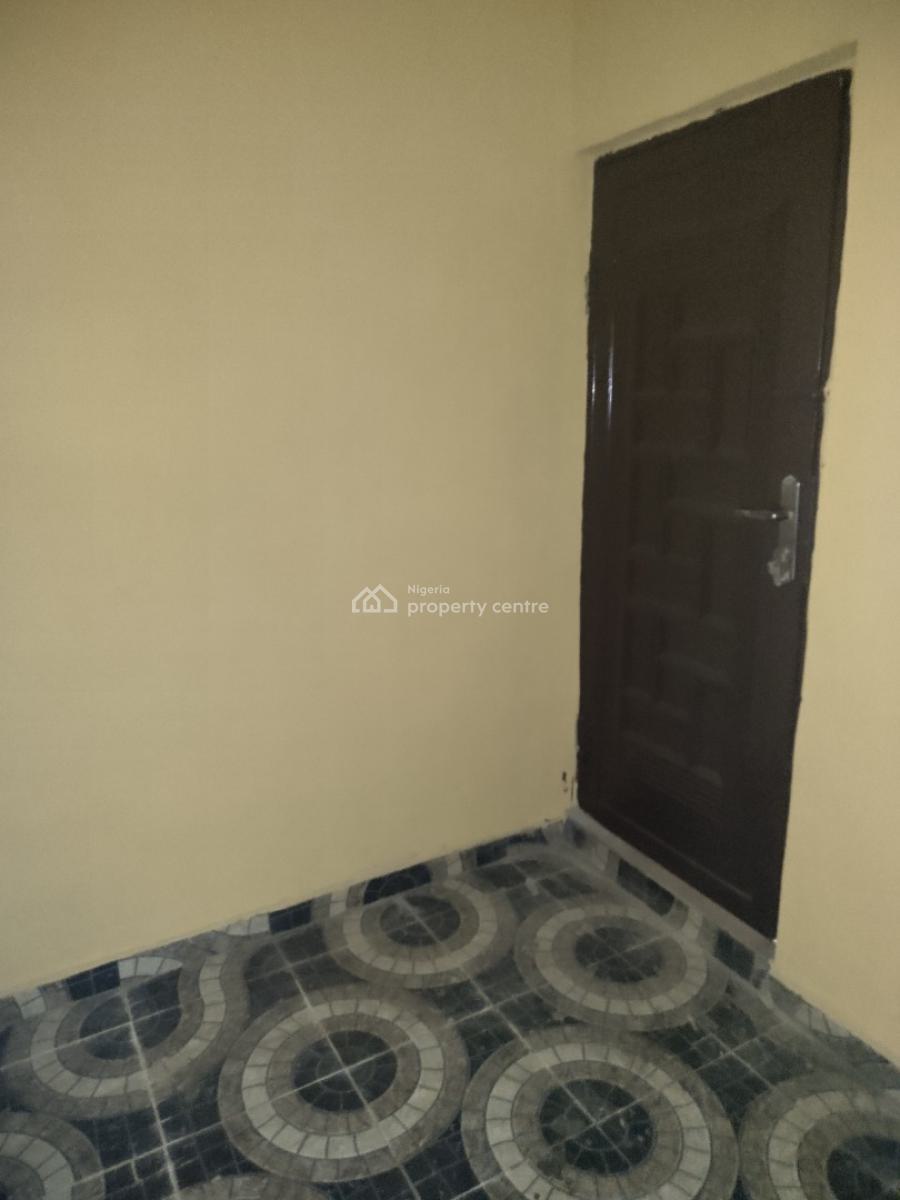 Luxury 3-bedroom Flat in a Gated Estate Close to Major Road, Coker Estate, Ikorodu, Lagos, Flat / Apartment for Rent