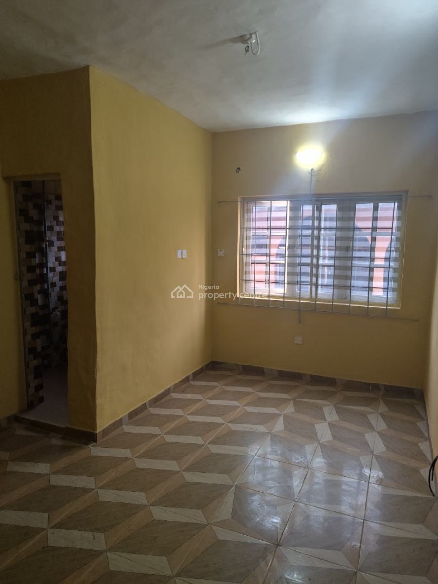Luxury 3-bedroom Flat in a Gated Estate Close to Major Road, Coker Estate, Ikorodu, Lagos, Flat / Apartment for Rent