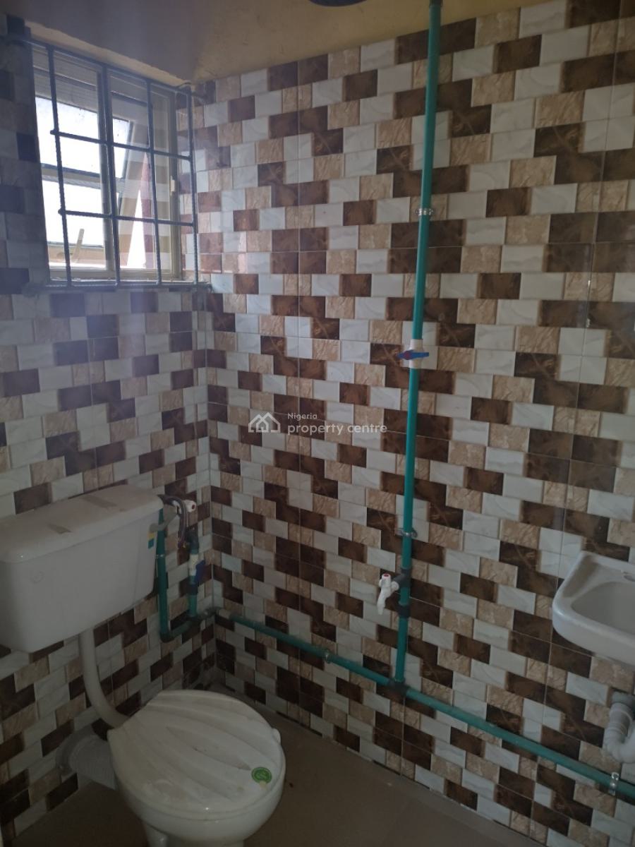 Luxury 3-bedroom Flat in a Gated Estate Close to Major Road, Coker Estate, Ikorodu, Lagos, Flat / Apartment for Rent
