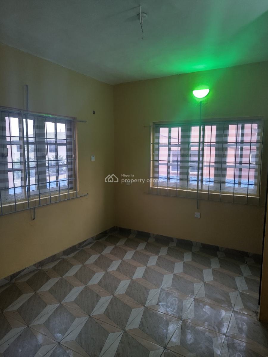 Luxury 3-bedroom Flat in a Gated Estate Close to Major Road, Coker Estate, Ikorodu, Lagos, Flat / Apartment for Rent