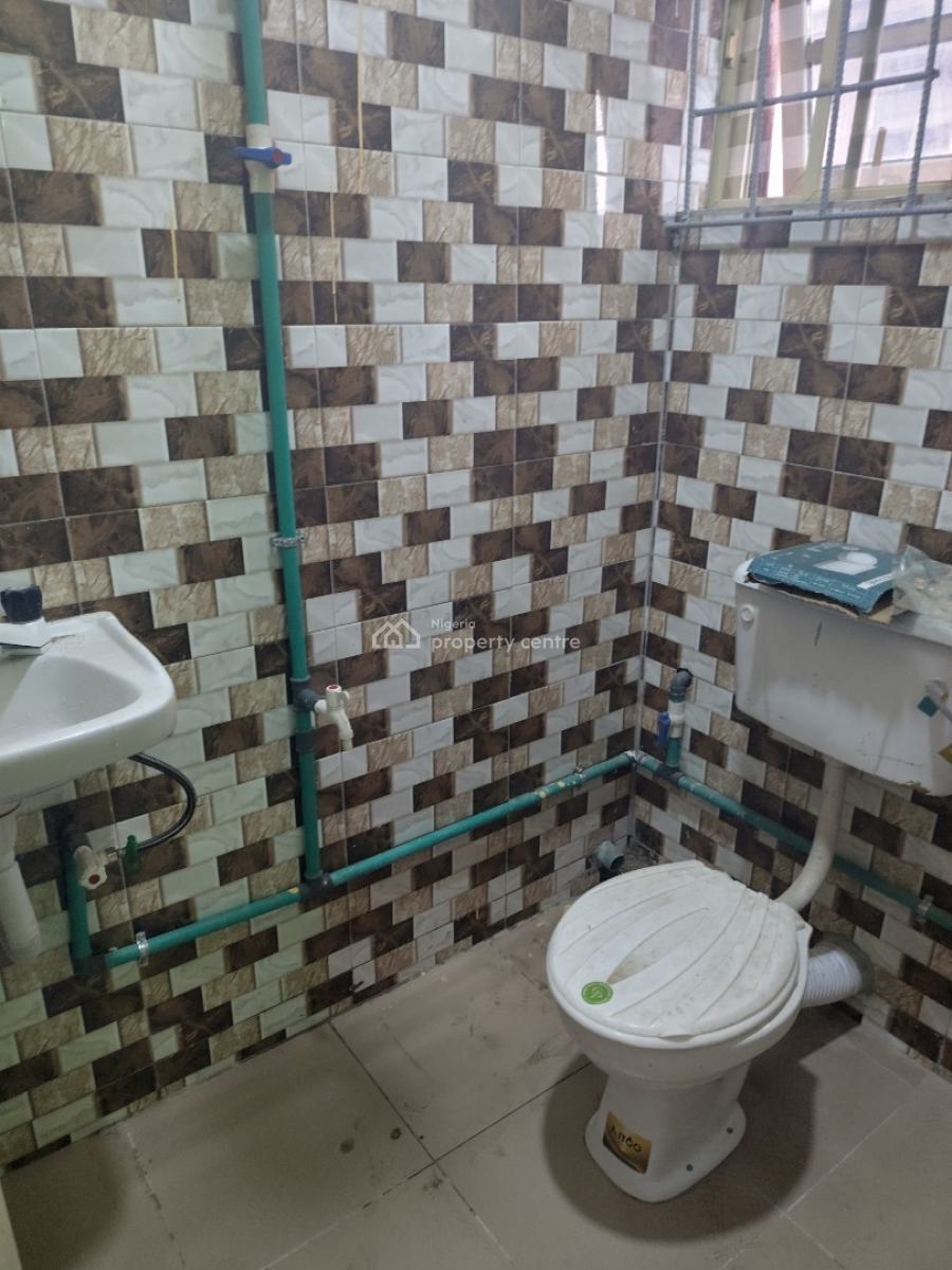 Luxury 3-bedroom Flat in a Gated Estate Close to Major Road, Coker Estate, Ikorodu, Lagos, Flat / Apartment for Rent