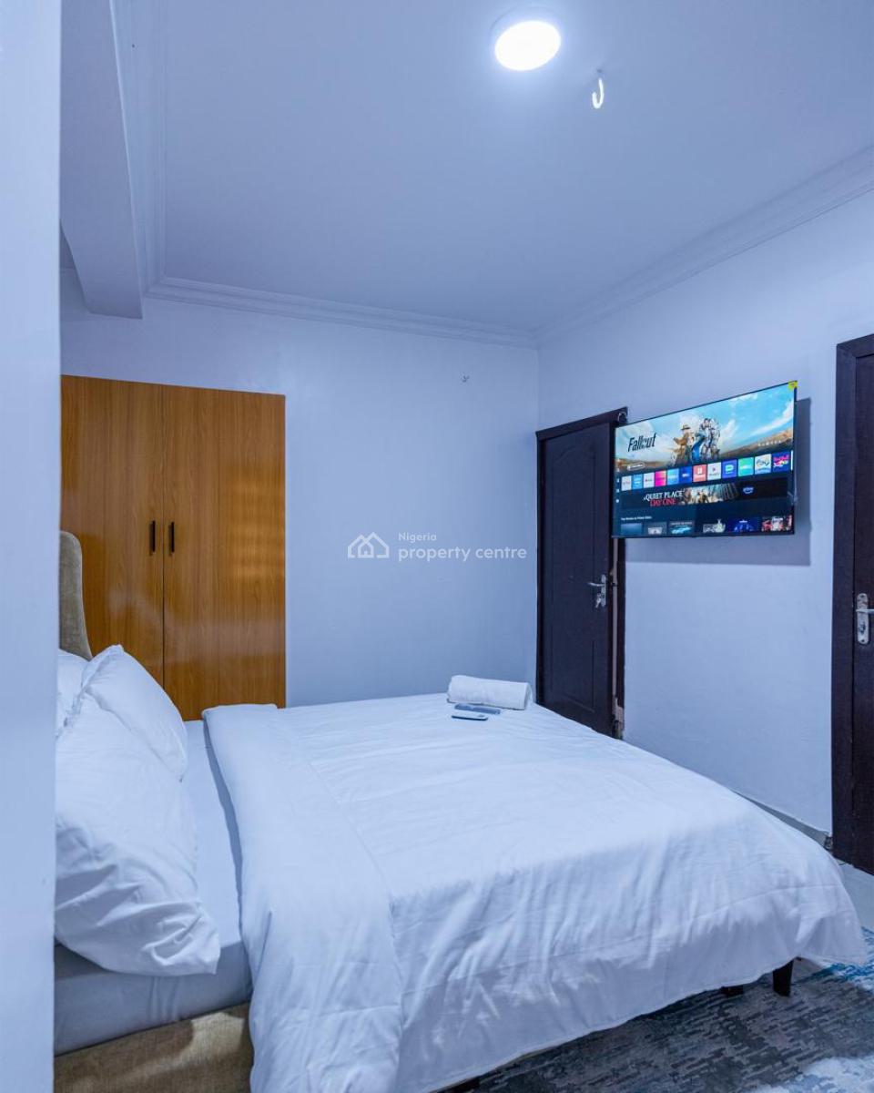 2 Bedroom Apartment with Snooker and Mirrors in All Corners, Victoria Island (vi), Lagos, Flat / Apartment Short Let