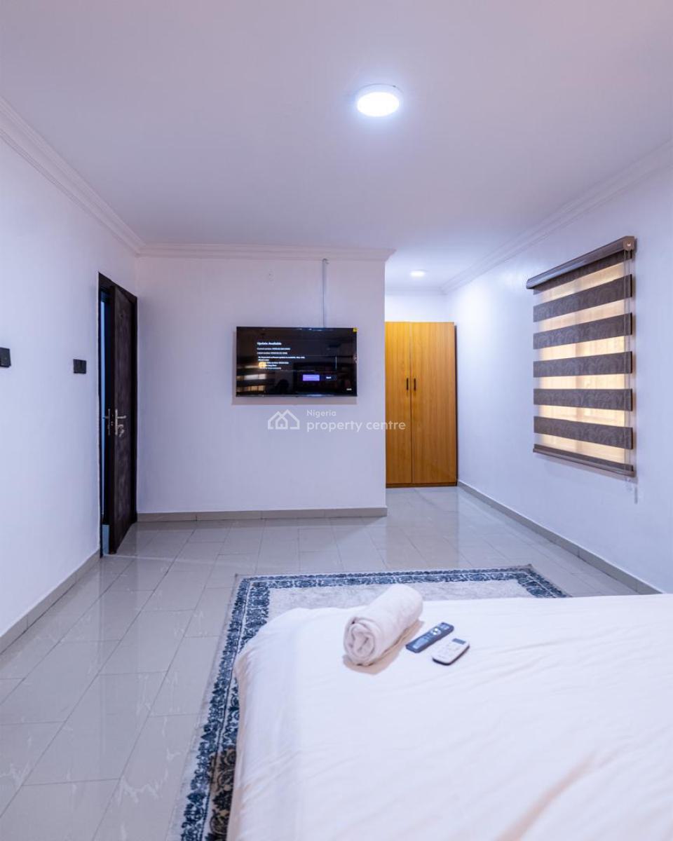 2 Bedroom Apartment with Snooker and Mirrors in All Corners, Victoria Island (vi), Lagos, Flat / Apartment Short Let
