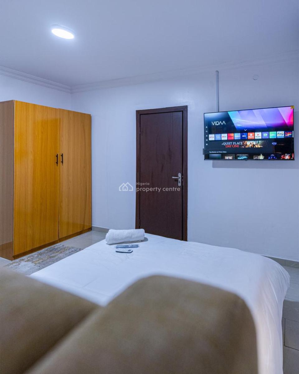 2 Bedroom Apartment with Snooker and Mirrors in All Corners, Victoria Island (vi), Lagos, Flat / Apartment Short Let