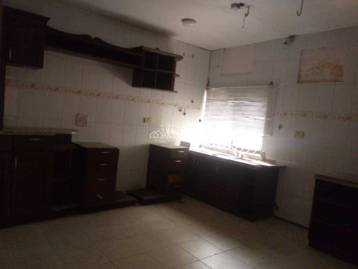 a Very Spacious 4bedroom Terrace Duplex, No Bq, Off Admiralty, Lekki Phase 1, Lekki, Lagos, Flat / Apartment for Rent