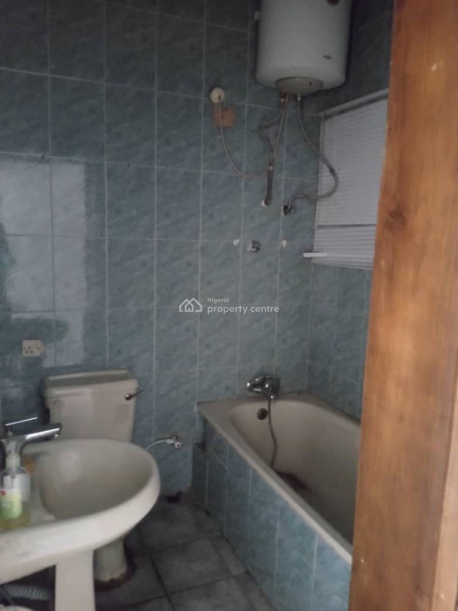a Very Spacious 4bedroom Terrace Duplex, No Bq, Off Admiralty, Lekki Phase 1, Lekki, Lagos, Flat / Apartment for Rent