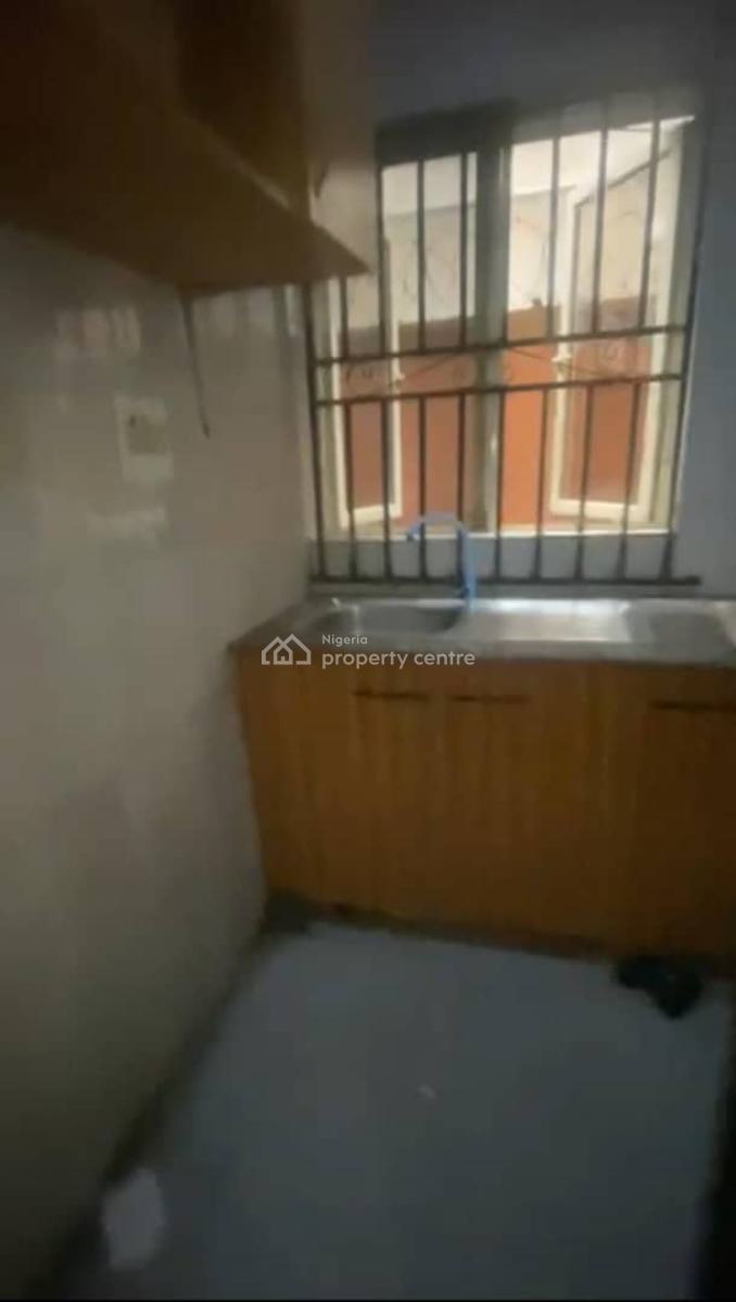 Portable 2 Bedrooms Flat, Very Close to R Jolad, Gbagada, Lagos, Flat / Apartment for Rent