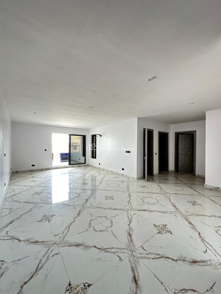Exquisite 3 Bedroom Apartment with Bq in a Secured Location, Lekki Phase 1, Lekki, Lagos, Flat / Apartment for Sale