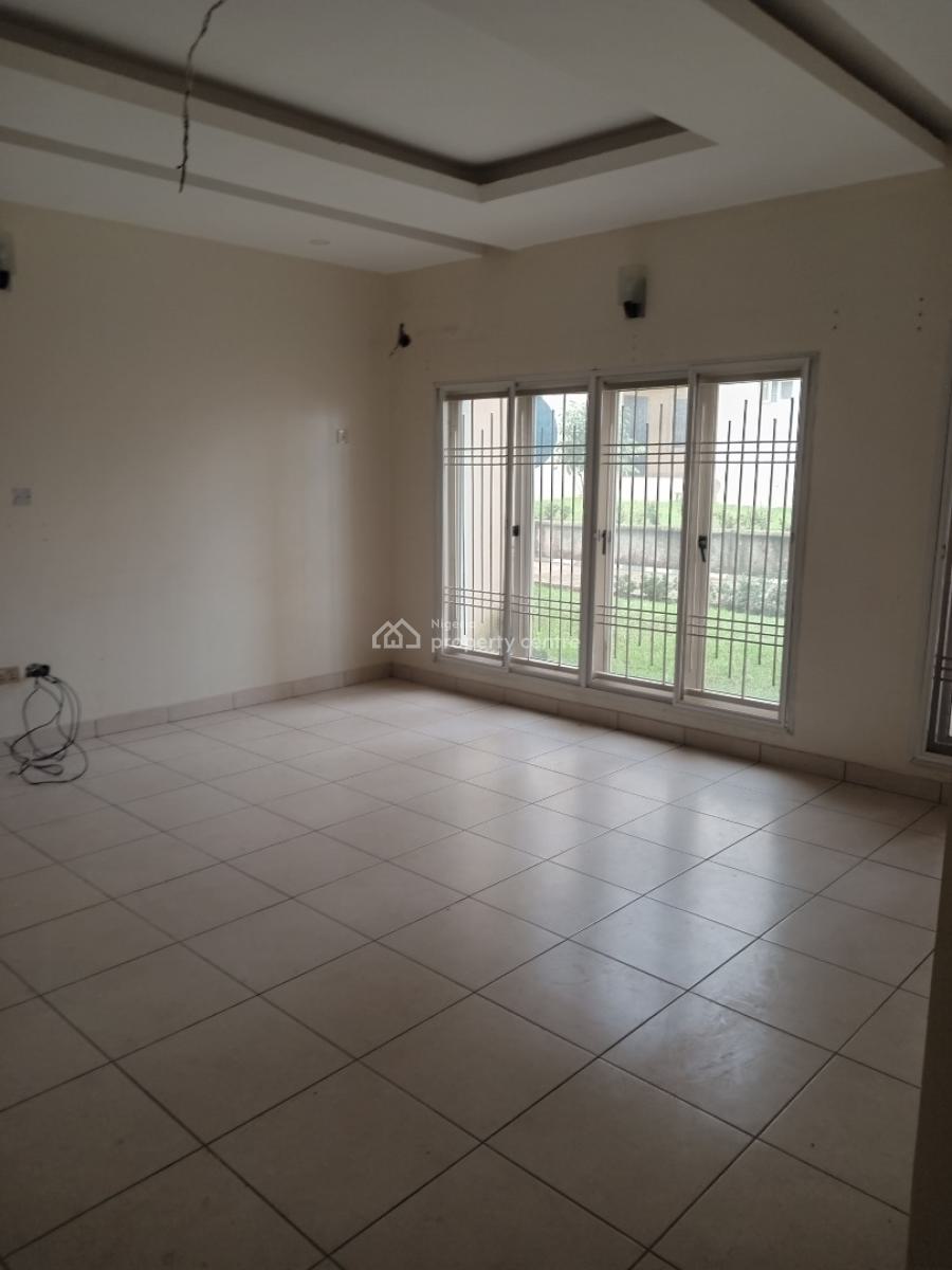 a Very Good Spacious & Serviced 3 Bedroom Flat, Diplomatic Zone, Katampe Extension, Katampe, Abuja, Flat / Apartment for Rent
