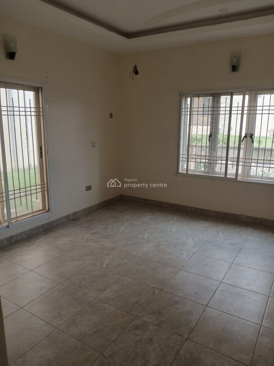 a Very Good Spacious & Serviced 3 Bedroom Flat, Diplomatic Zone, Katampe Extension, Katampe, Abuja, Flat / Apartment for Rent
