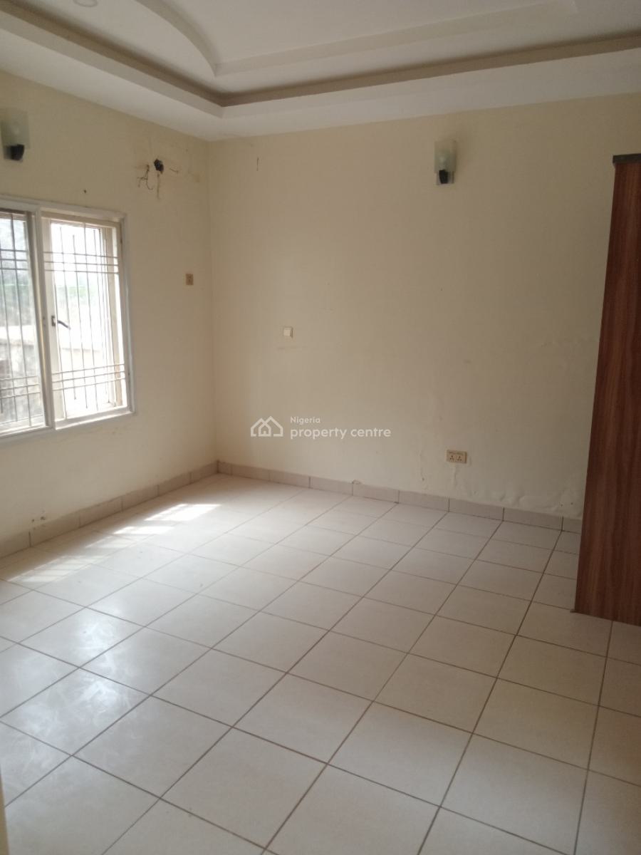 a Very Good Spacious & Serviced 3 Bedroom Flat, Diplomatic Zone, Katampe Extension, Katampe, Abuja, Flat / Apartment for Rent