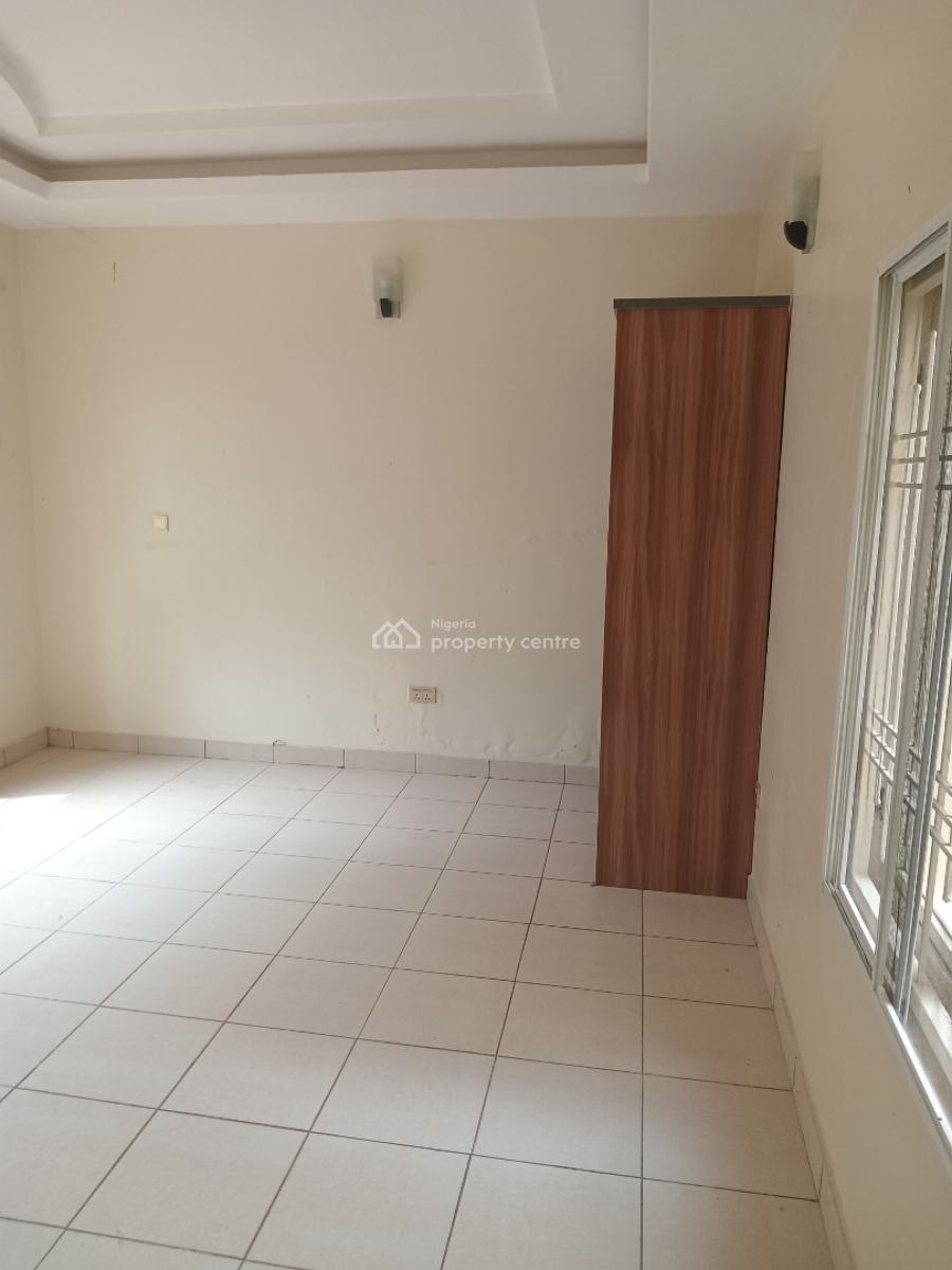 a Very Good Spacious & Serviced 3 Bedroom Flat, Diplomatic Zone, Katampe Extension, Katampe, Abuja, Flat / Apartment for Rent
