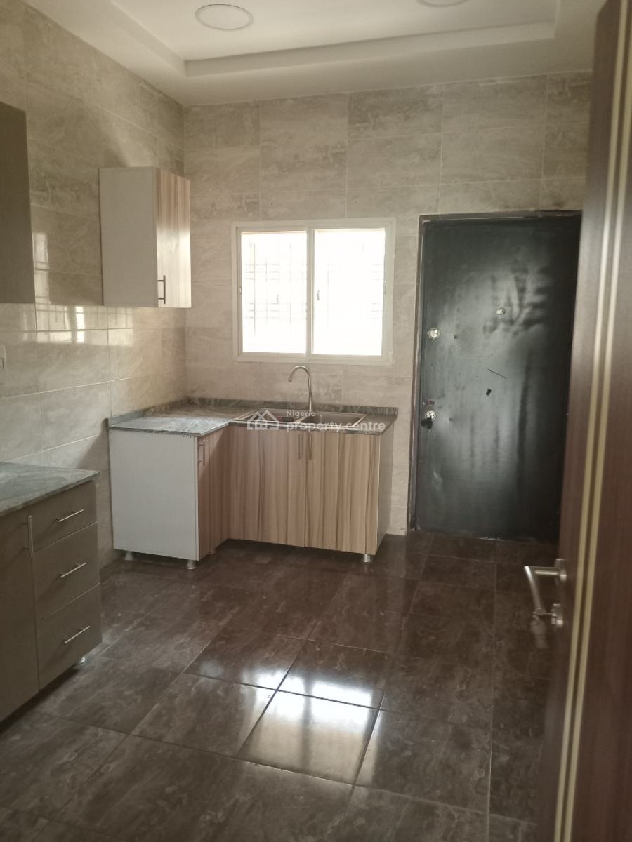 a Very Good Spacious & Serviced 3 Bedroom Flat, Diplomatic Zone, Katampe Extension, Katampe, Abuja, Flat / Apartment for Rent