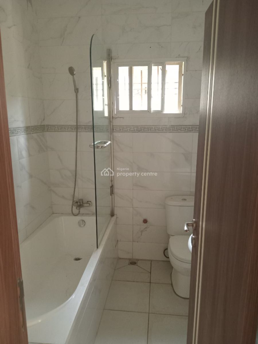a Very Good Spacious & Serviced 3 Bedroom Flat, Diplomatic Zone, Katampe Extension, Katampe, Abuja, Flat / Apartment for Rent