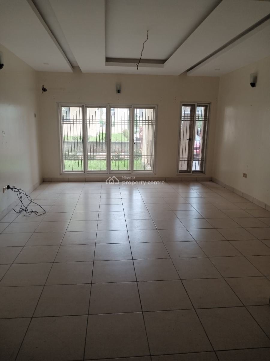 a Very Good Spacious & Serviced 3 Bedroom Flat, Diplomatic Zone, Katampe Extension, Katampe, Abuja, Flat / Apartment for Rent