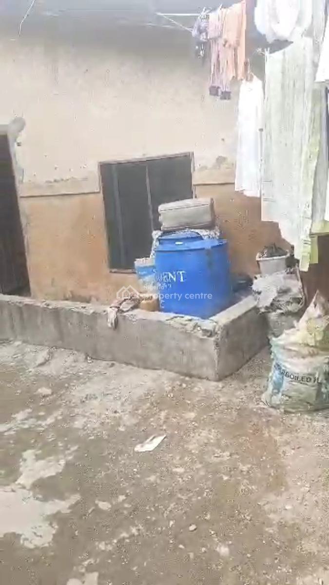 High Ceilings and Crown Molding: [year] Old Home with Grandeur, Idumota Street Off Arobadade Street, Ilaje, Bariga, Shomolu, Lagos, House for Sale