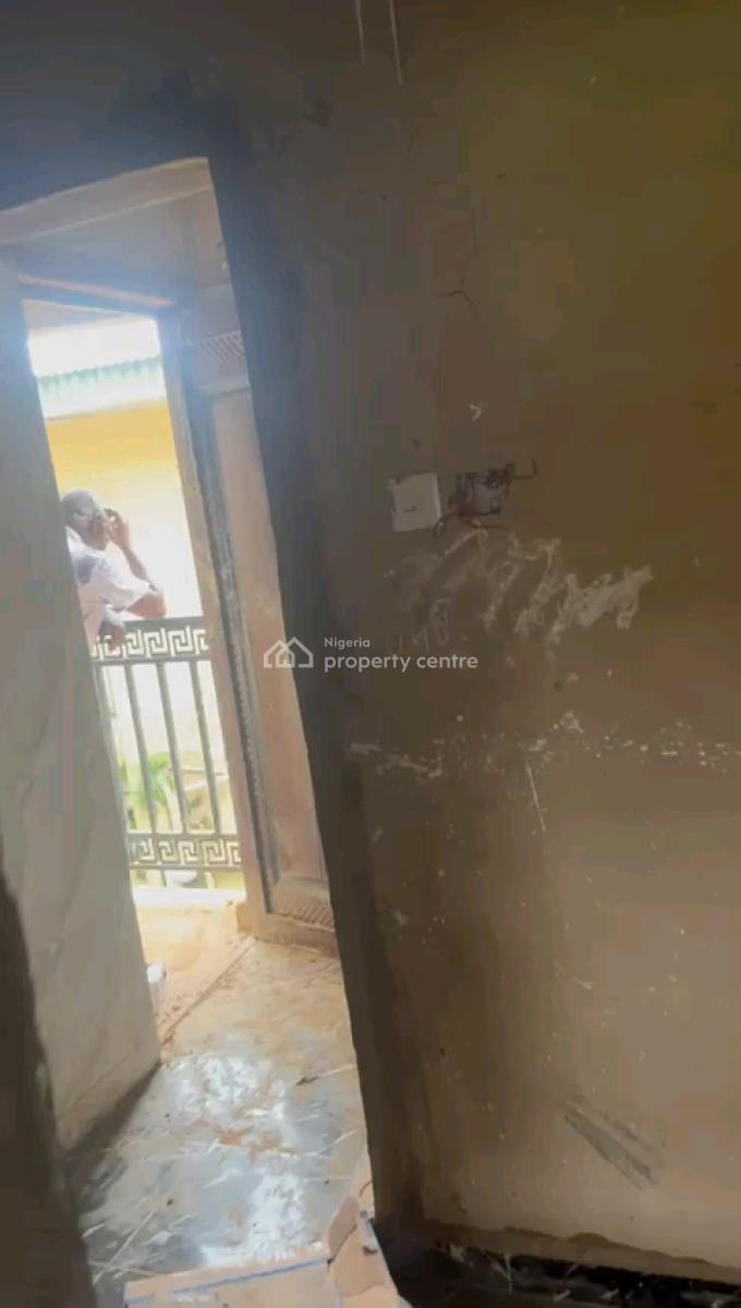 Standard and Executive Roomself Contain, Shomolu, Lagos, Self Contain (single Rooms) for Rent