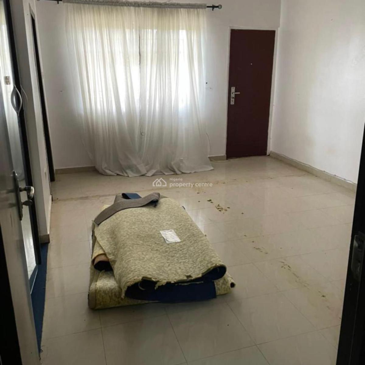 Spacious 3 Bedroom Flat, Chevron, Lekki Expressway, Lekki, Lagos, Flat / Apartment for Sale