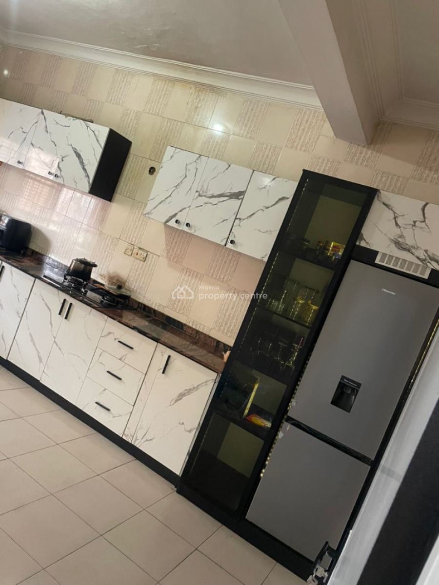 Spacious 3 Bedroom Flat, Chevron, Lekki Expressway, Lekki, Lagos, Flat / Apartment for Sale