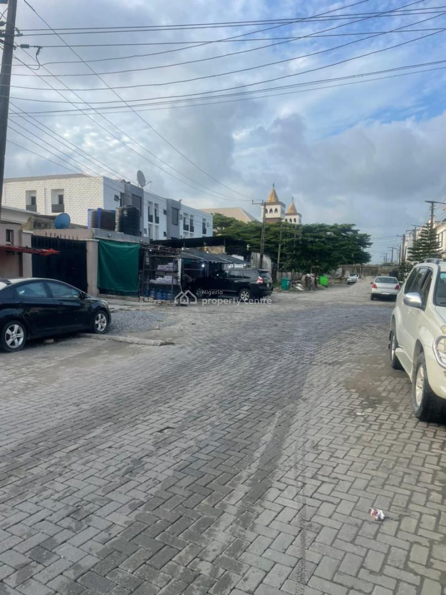 Spacious 3 Bedroom Flat, Chevron, Lekki Expressway, Lekki, Lagos, Flat / Apartment for Sale
