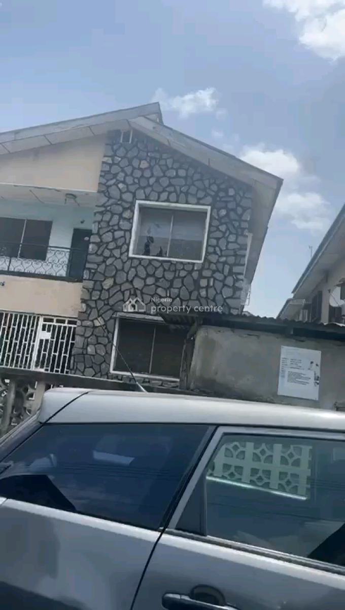 a Solid Block of 4 Flats of 2 Numbers of 3 Bedroom Flat, Obanikoro, Shomolu, Lagos, Block of Flats for Sale