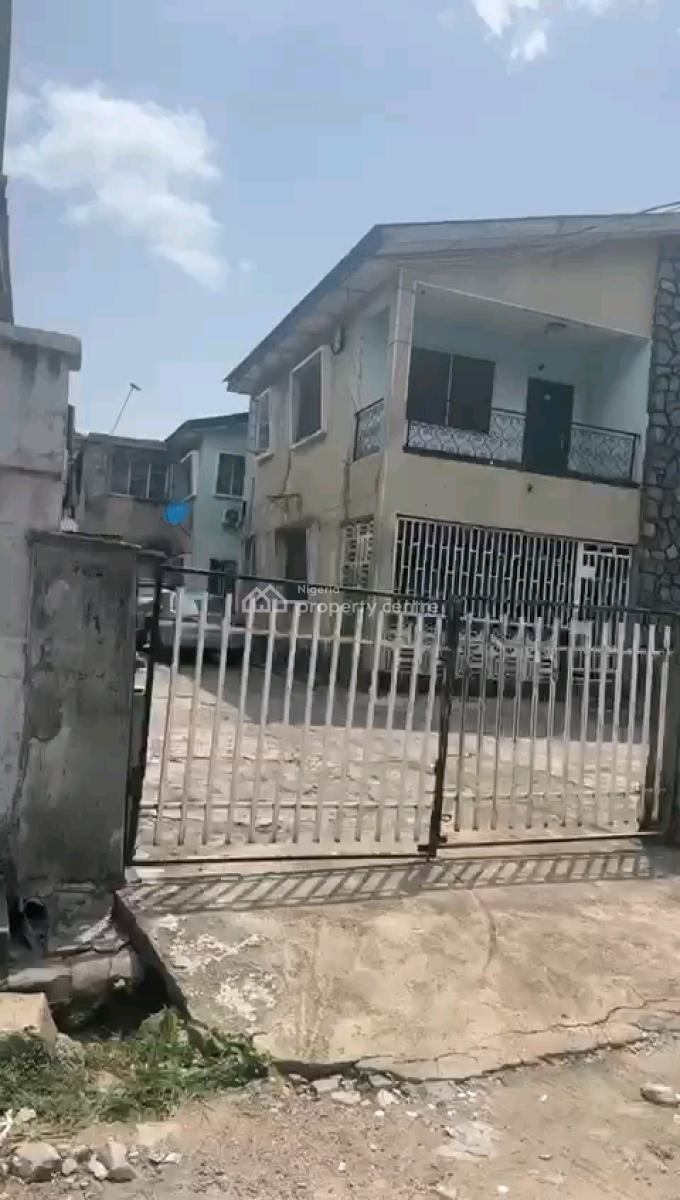 a Solid Block of 4 Flats of 2 Numbers of 3 Bedroom Flat, Obanikoro, Shomolu, Lagos, Block of Flats for Sale