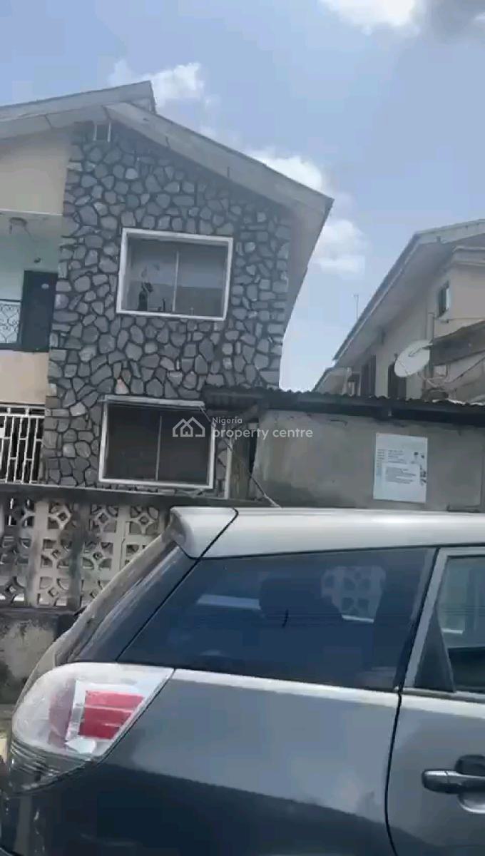 a Solid Block of 4 Flats of 2 Numbers of 3 Bedroom Flat, Obanikoro, Shomolu, Lagos, Block of Flats for Sale